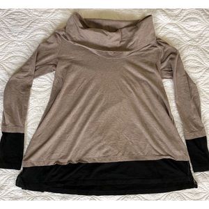 **SOLD** Calvin Klein Performance | Cowl Athletic